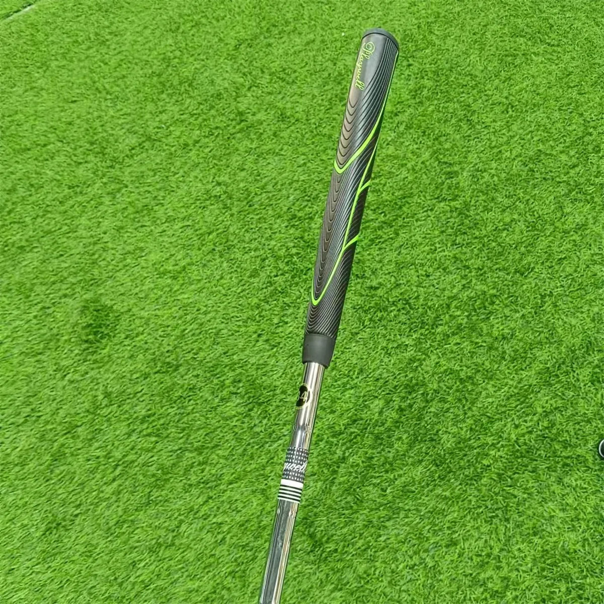 Golf Putter Standing Low Center of Gravity Is Stable Stainless Steel Shaft Putter with Aiming Line